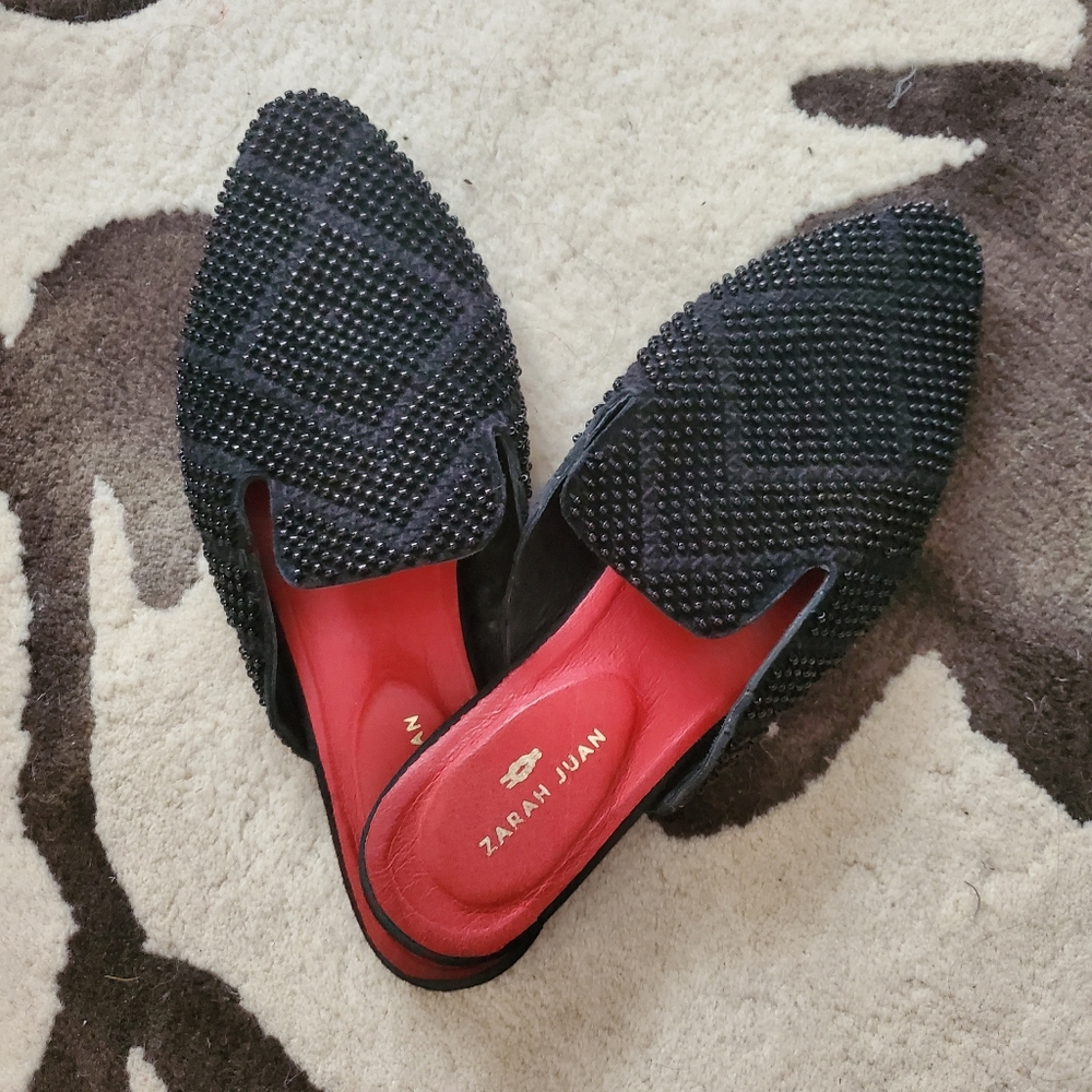 Zara Juan handcrafted beaded mules in black. Size 8
